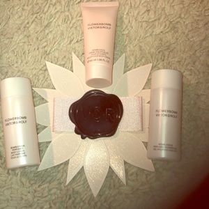 Victor & Rolf body lotion, cream, and shower gel!